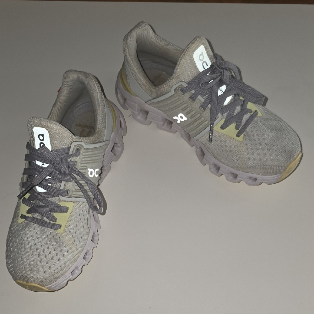 On Cloud Running Sneakers